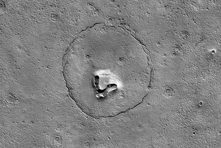 화성 표면에서 곰돌이 모양 지형 ‘찰칵’