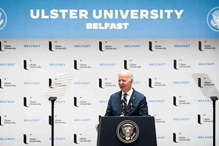 ‘벨파스트 협정’ 25주년 기념… 북아일랜드 찾은 바이든 美 대통령 