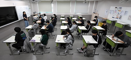 창의적 사고력 세계 수준이지만 자신감은 낮은 한국 학생들