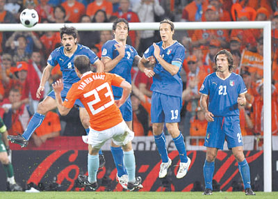 네덜란드 3-0 이탈리아 완파