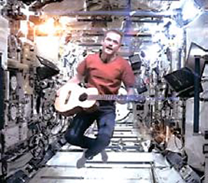 [뉴스 브리핑]우주에서 촬영된 최초의 뮤직비디오