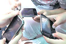 [뉴스 브리핑]초중고생 14% 스마트폰 없으면 불안