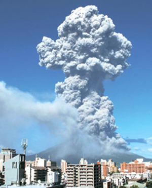 [뉴스 브리핑]일본 사쿠라지마 화산 50분 동안 폭발