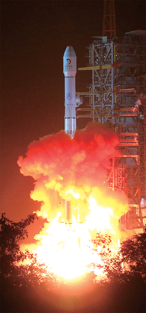 [뉴스 브리핑]중국, 달 탐사 인공위성 ‘창어 3호’ 발사 성공