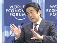 [눈높이 사설]동아시아 평화 깨는 일본 총리의 망언