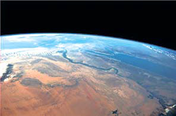 [뉴스 브리핑]우주에서 바라 본 사막과 홍해