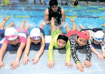 [한자 뉴스]‘어푸어푸’ 수영 배워요