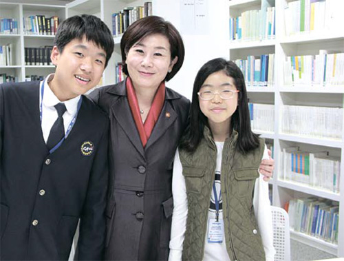 [출동! 어린이기자]김희정 여성가족부 장관을 만나다