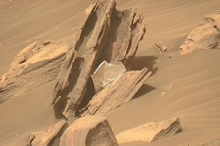 화성에서 발견된 쓰레기… 인류가 아직 발도 못 디뎠는데 벌써?