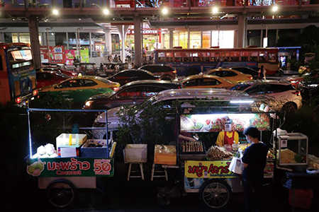 태국 방콕 ‘노점상’ 정리 찬반 “교통 혼잡 줄어 좋아” vs “경제에 악영향 줄 수도”