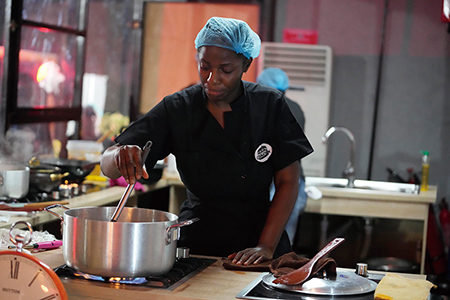 100시간 동안 요리한 나이지리아 요리사 “성실함 보여주고 싶었어요”