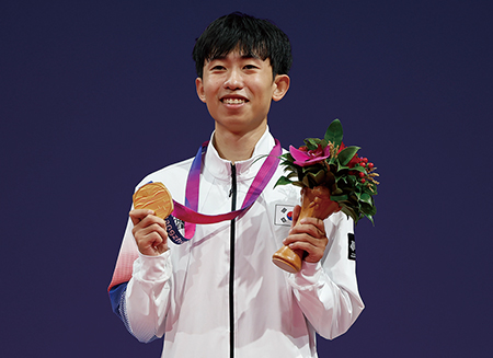 아시안게임 첫 금메달은 태권도… 첫날에만 금 5개 획득