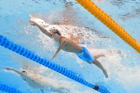 김우민, 세계수영선수권 자유형 400m 금메달… 박태환 이후 13년 만