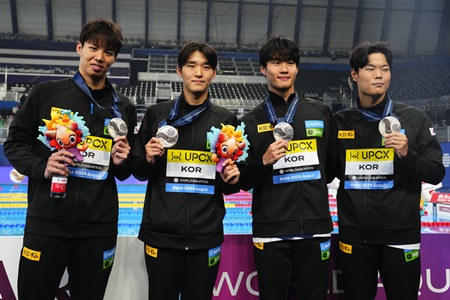 한국 수영 황금세대, 세계선수권대회 단체전 사상 첫 메달 획득