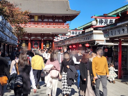 일본, 관광지 물가 치솟아 현지인 허리 휘어… “외국인에게 돈 더 받자” 주장도