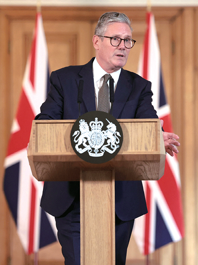 키어 스타머, 영국의 새 총리로 공식 취임