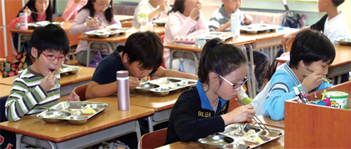 [뉴스 브리핑]내년부터 서울 학교 30% 급식 식재료 방사능 검사